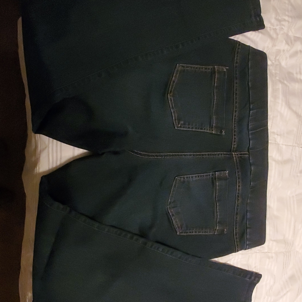 Liz Claiborne classic slim leg jeans (M)